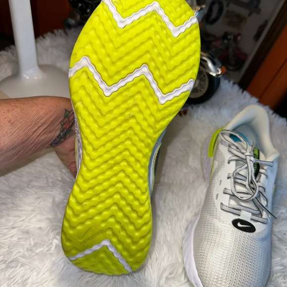 Nike Revolution 5 EXT Summit White Light Blue Fury Shoes Men 8.5 Women 10.0 - Picture 5 of 10